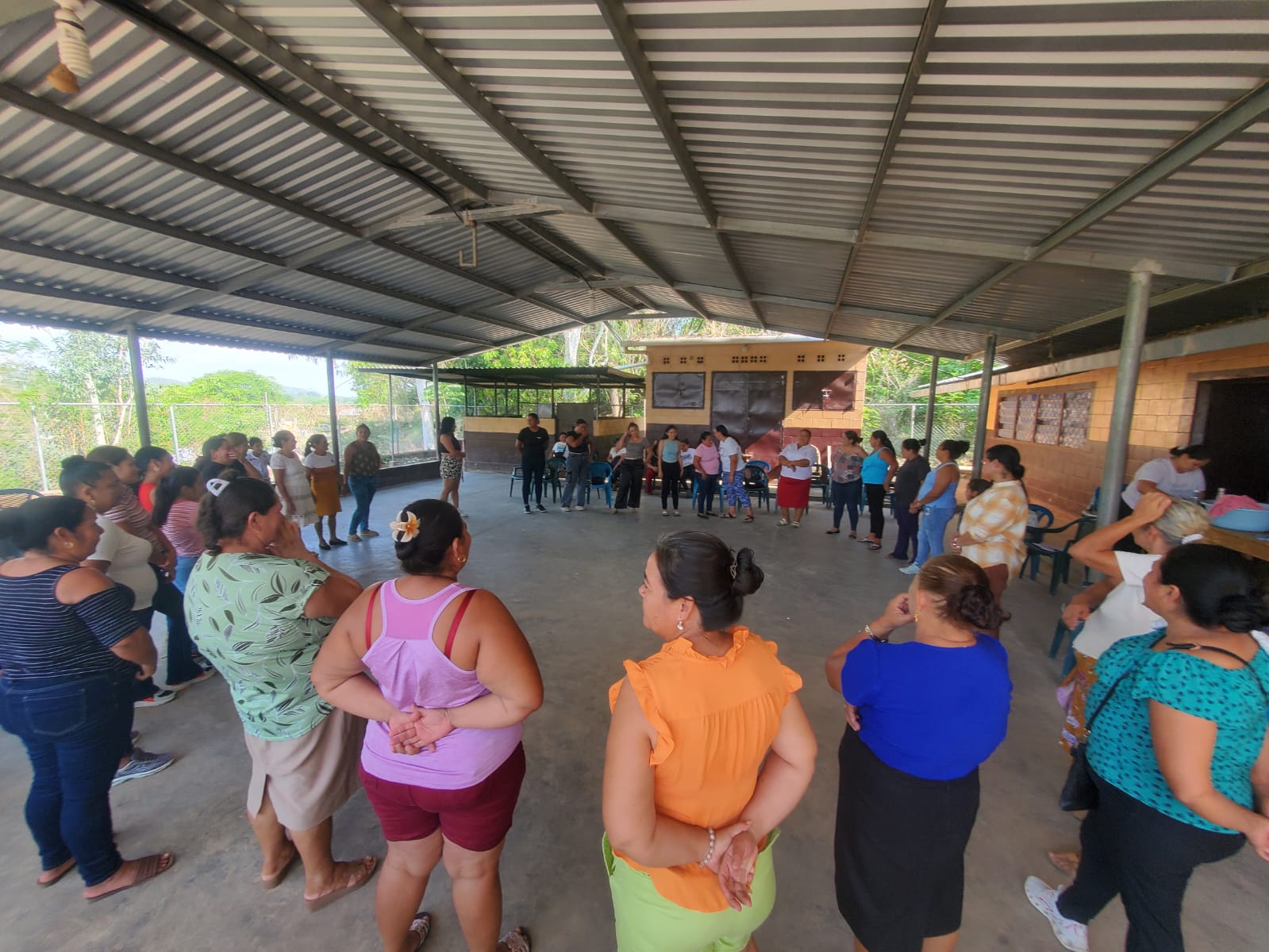 Mujeres participando 3