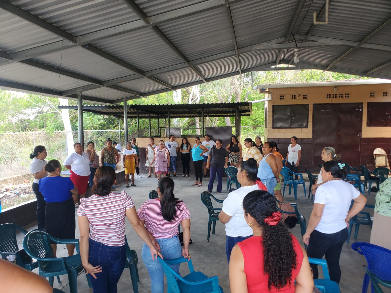 Mujeres participando 6